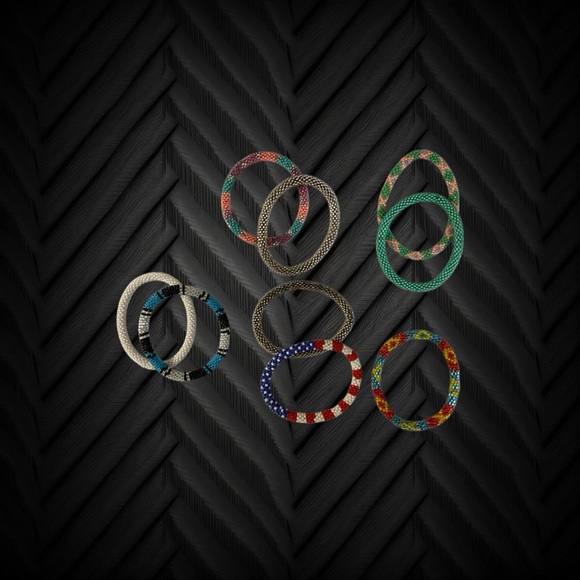 Rollover Colorful Beaded Bracelets Lot of Nine Unisex Contemporary - Picture 5 of 12